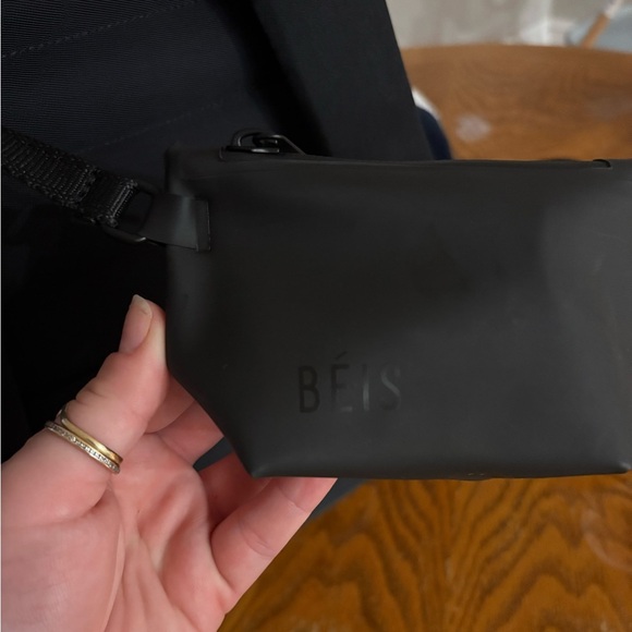 BEIS Ultimate Diaper Bag- sold out new version - Picture 7 of 10